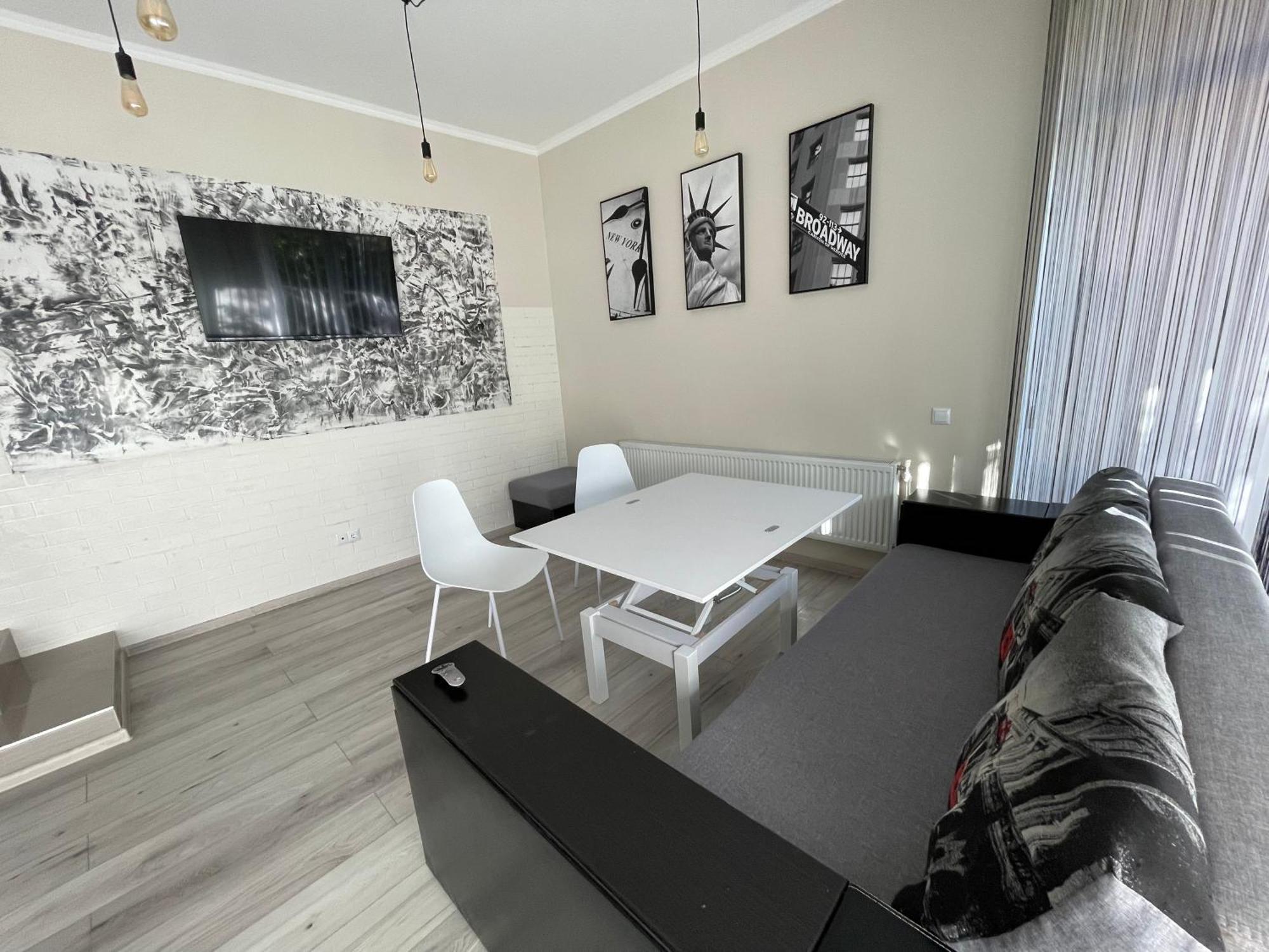 Family Apartment Vinnycja Esterno foto